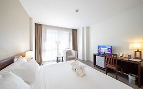 Golden Crown Grand Hotel  3*